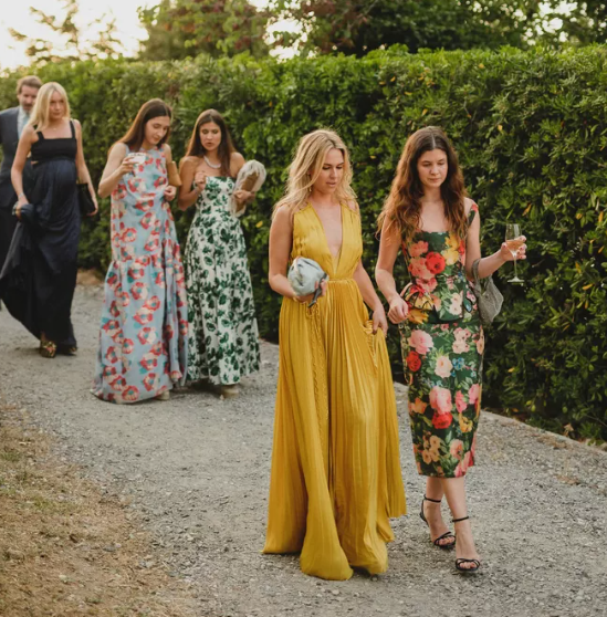 Why Renting a Wedding Guest Dress in the UK Is the Smart Choice